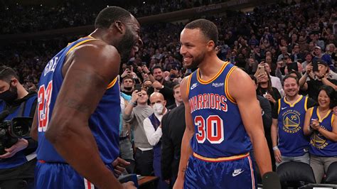 Stephen Curry Gifts Draymond Green, Andre 